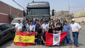 Conductores peruanos con representantes de ASETRA