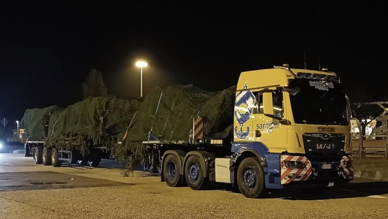 MAN TGS transportando el árbol de Navidad del Papa