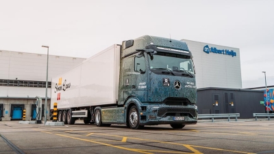 Simon Loos amplía su flota eléctrica con 75 eActros 600 de Mercedes-Benz Trucks