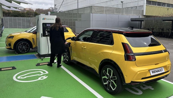 Recarga de un Renault eléctrico con Iberdrola