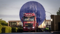 Mercedes-Benz Actros transportando un tanque de gas