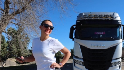 Coco Trucker Girl y las baterías VARTA Promotive AGM: la elección perfecta para los camiones modernos