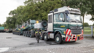 Bolk Transport incorpora dos Mercedes-Benz Arocs 8x4 para transporte pesado